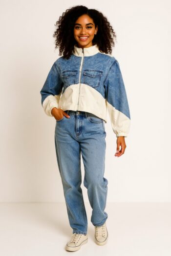 CHAMARRA ROMPEVIENTOS CASUAL DEPORTIVA CON DETALLES EN DENIM