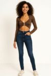 PLAYERA CROP TOP PARTY CON HEBILLA