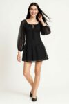 VESTIDO CORTO CON MANGA TRANSPARENTE