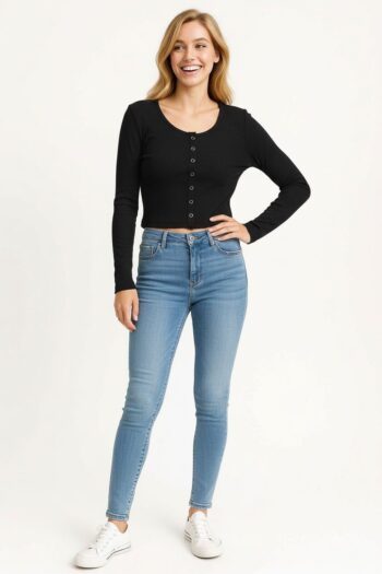 PLAYERA CROP WAFFLE CON BROCHES