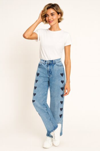 JEANS CORTE AMPLIO DETALLE BORDADO