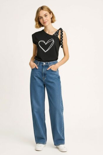 PLAYERA ESCOTE ASIMÉTRICO DETALLE